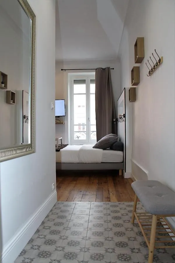Cocon De Lyon, Charpennes, Jacuzzi Et Emplacement Ideal Apartment Villeurbanne 0*,  France